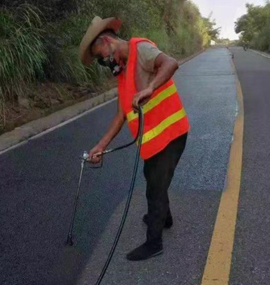 城口路面喷涂翻新彩色步道施工方案